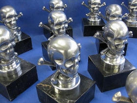 pokal totenschädel.jpg