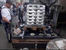 Abgießen Reliefplatte Kastell Arnsburg