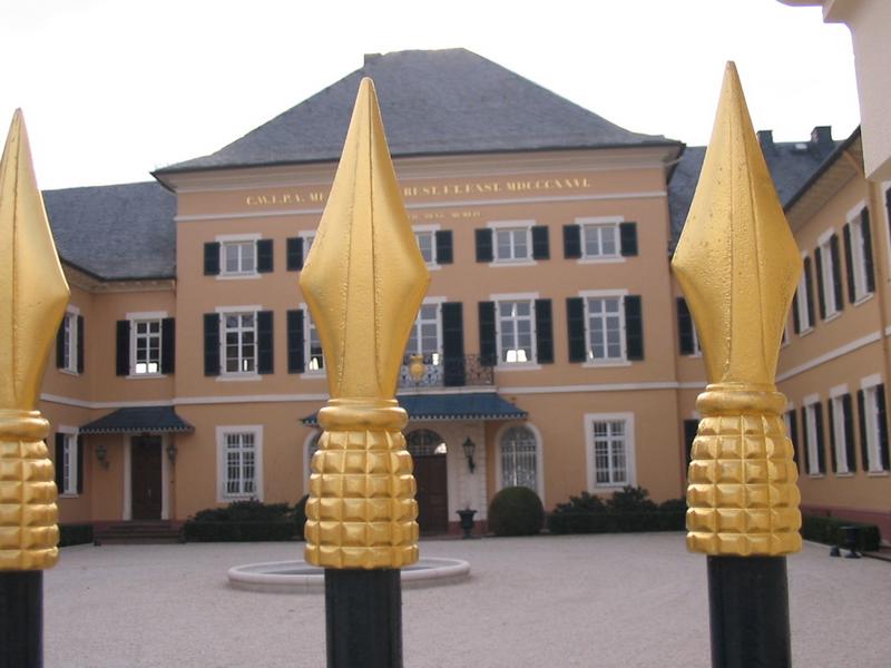 GOLDENE ZAUNSPITZEN TURAL GMBH